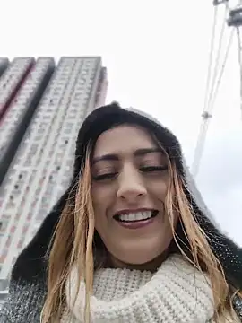 Emma Reyes online show from 04/16/26, 01:12