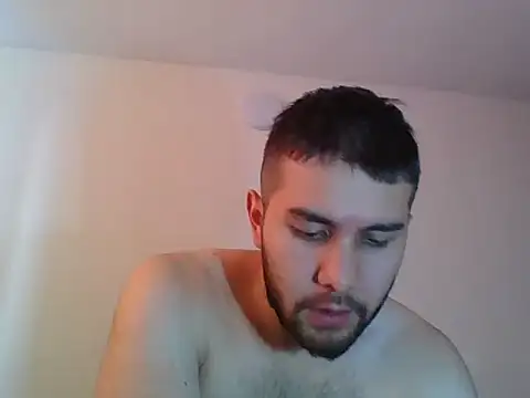 Snapshot of liam-lewis chatting on 03/06/26, 06:25 liam-lewis online show from 03/06/26, 06:25