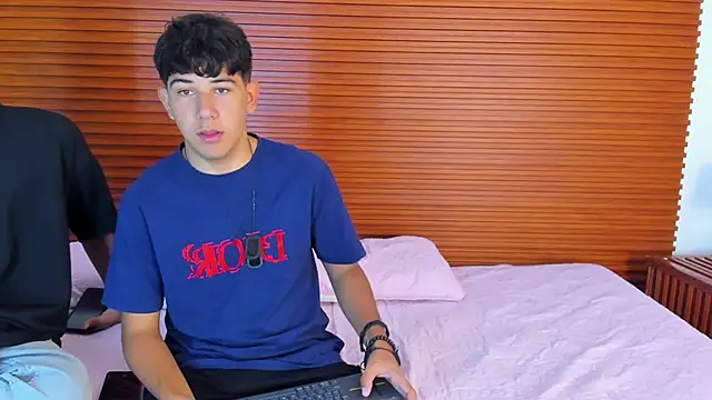 peakk twiinns online show from 04/07/26, 11:23