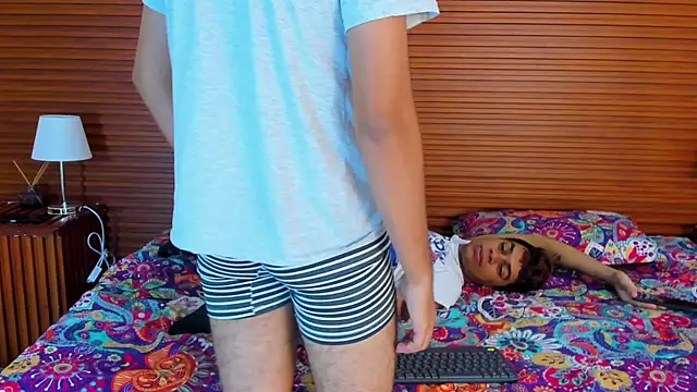 peakk twiinns online show from 04/13/26, 11:47