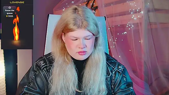 LilithNlsn online show from 04/19/26, 03:51