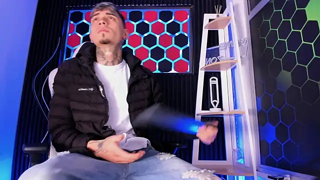 Max Hader  online show from 03/28/26, 02:45