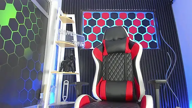 Max Hader  online show from 03/26/26, 03:05