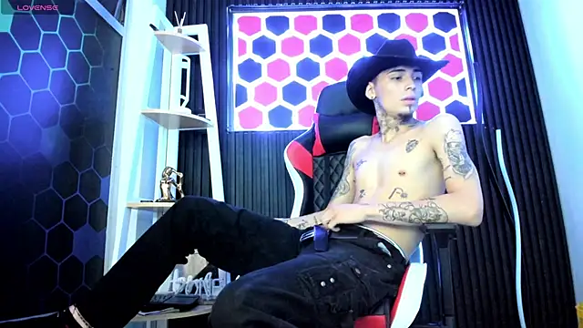 Max Hader  online show from 03/13/26, 03:55