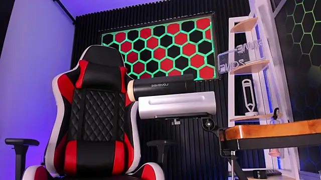 Max Hader  online show from 04/07/26, 04:14