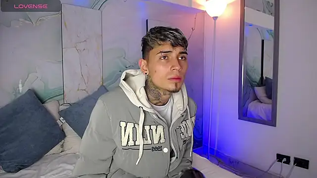 Max Hader  online show from 04/17/26, 03:42