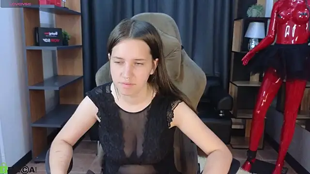 Snapshot of Molly_Miavka chatting on 06/19/26, 06:41 Molly Miavka online show from 06/19/26, 06:41