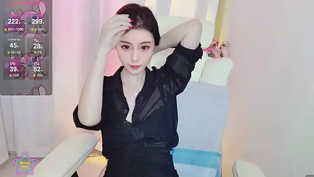 Snapshot of Mia_168 chatting on 07/12/26, 12:33 Mia 168 online show from 07/12/26, 12:33