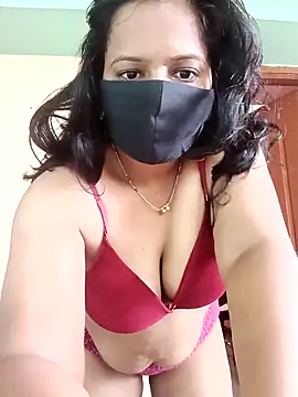 Snapshot of Miss-Dolly07 chatting on 04/10/26, 05:36 Miss-Dolly07 online show from 04/10/26, 05:36