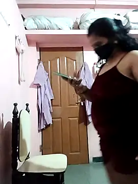 Snapshot of Miss-Dolly07 chatting on 04/12/26, 04:32 Miss-Dolly07 online show from 04/12/26, 04:32