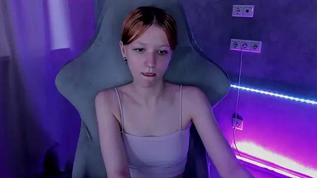 Snapshot of Emma_Dusk chatting on 07/15/26, 09:49 Emma Dusk online show from 07/15/26, 09:49