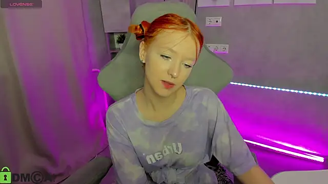 Emma Dusk online show from 04/21/26, 01:42
