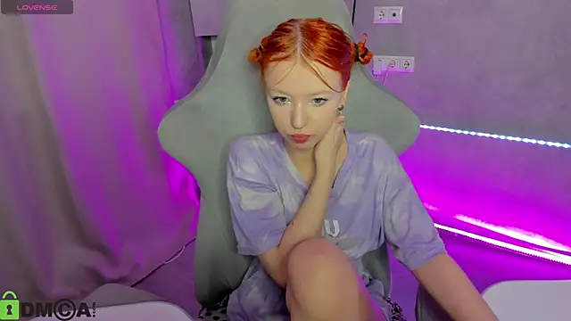 Emma Dusk online show from 04/21/26, 01:07