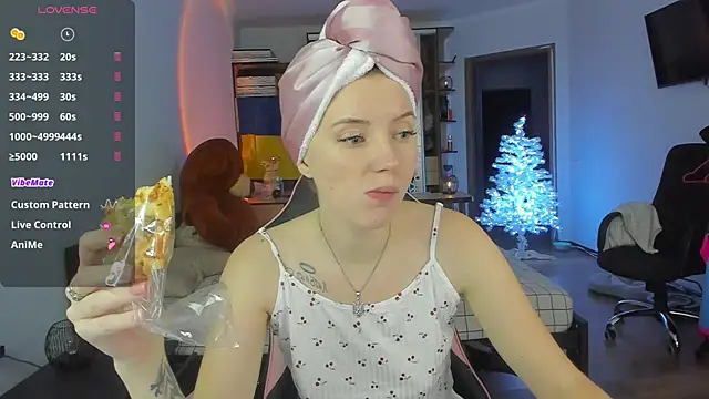 Mary Blu online show from 12/14/25, 01:06