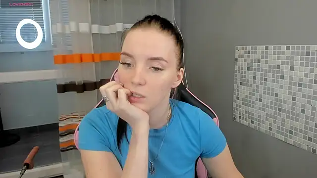 Snapshot of Mary_Blu chatting on 02/22/25, 05:12 Mary Blu online show from 02/22/25, 05:12