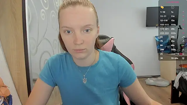 Snapshot of Mary_Blu chatting on 10/03/25, 07:54 Mary Blu online show from 10/03/25, 07:54