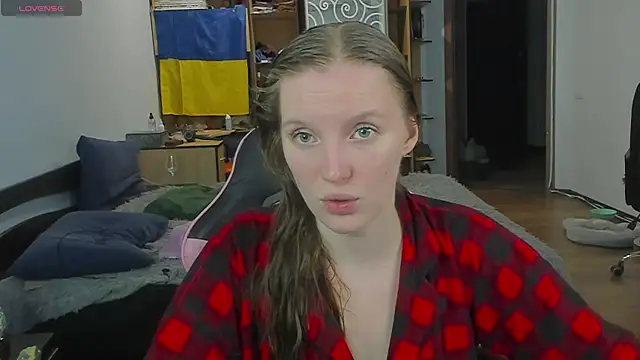 Mary Blu online show from 12/04/25, 01:21