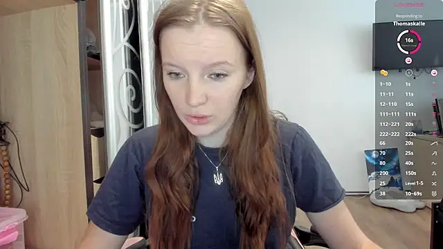 Snapshot of Mary_Blu chatting on 09/19/25, 08:18 Mary Blu online show from 09/19/25, 08:18