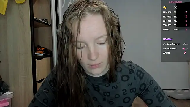 Snapshot of Mary_Blu chatting on 10/18/25, 10:39 Mary Blu online show from 10/18/25, 10:39
