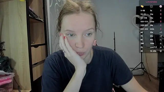 Snapshot of Mary_Blu chatting on 10/13/25, 08:27 Mary Blu online show from 10/13/25, 08:27
