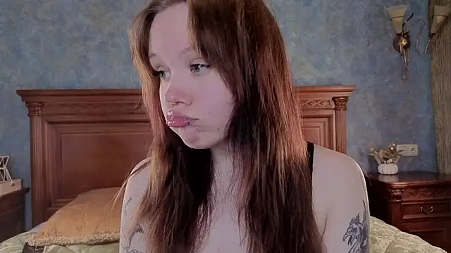 LeahAllsop online show from 05/25/26, 02:22