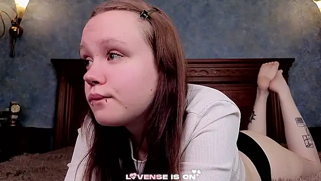 Snapshot of LeahAllsop chatting on 06/05/26, 02:16 LeahAllsop online show from 06/05/26, 02:16