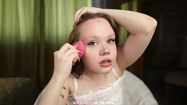 LeahAllsop online show from 05/08/26, 02:37