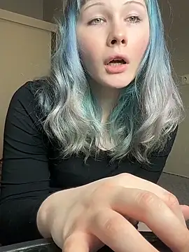 AlexaGudz online show from 05/17/26, 06:41