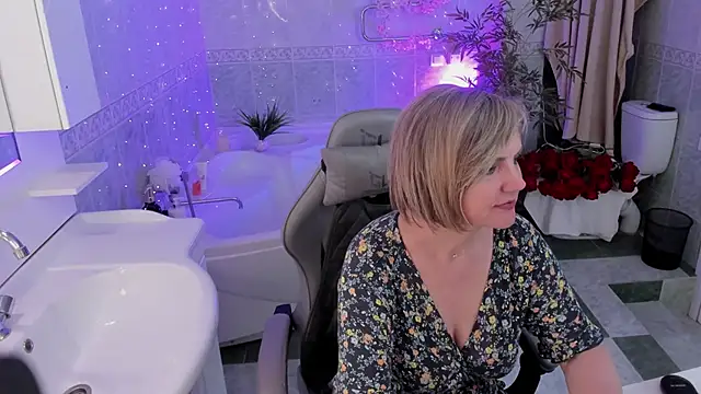 BettyGibsonn online show from 04/24/26, 08:16