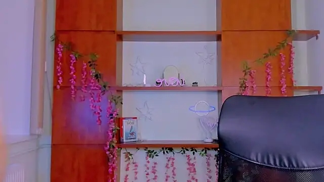 aria wild  online show from 06/18/26, 08:46