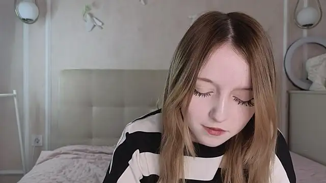 Snapshot of JillHolland chatting on 04/02/26, 08:43 JillHolland online show from 04/02/26, 08:43