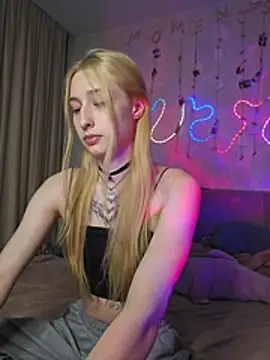 Emma Willson online show from 06/07/26, 07:52
