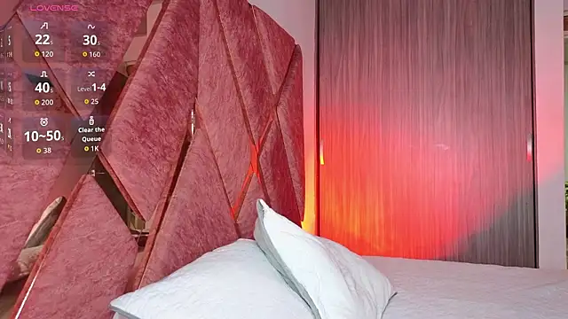 Emma Revees online show from 03/17/26, 05:32