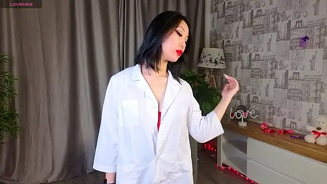 SuzySult online show from 03/20/26, 03:35