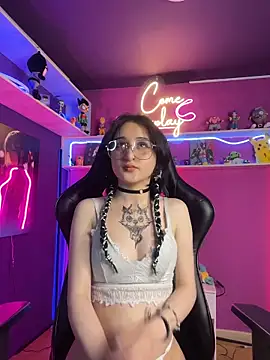 Snapshot of Velvet_C4k3 chatting on 03/03/26, 09:00 Velvet C4k3 online show from 03/03/26, 09:00