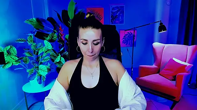 Snapshot of MonicaRiley chatting on 04/07/26, 11:01 MonicaRiley online show from 04/07/26, 11:01