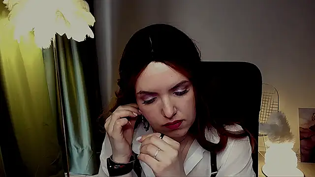 Snapshot of AliceSmite chatting on 05/12/26, 11:27 AliceSmite online show from 05/12/26, 11:27