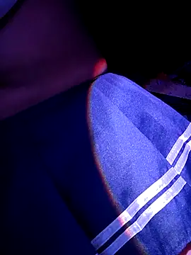 Snapshot of Roxanne_Smith23 chatting on 04/14/26, 05:18 Roxanne Smith23 online show from 04/14/26, 05:18