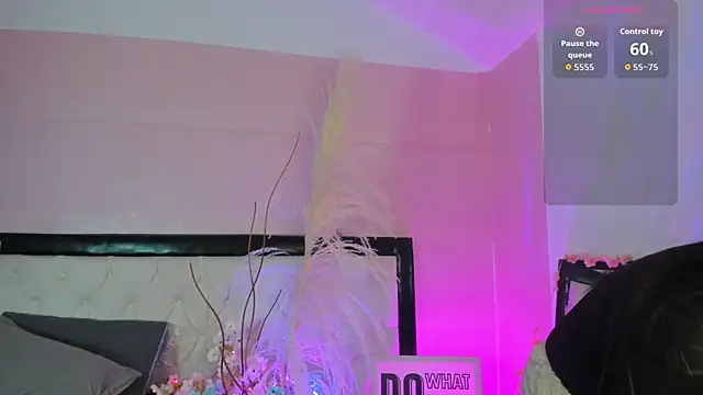 Emily Roussee online show from 04/11/26, 11:36