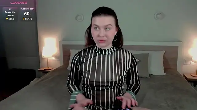 HermioneMoon online show from 04/02/26, 12:45