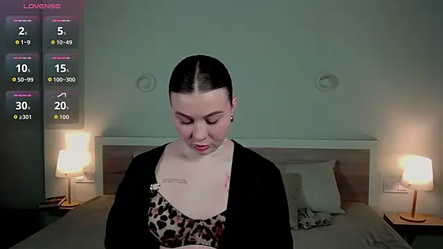 HermioneMoon online show from 03/25/26, 04:17