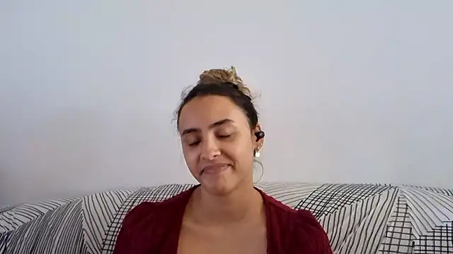 Snapshot of DeanneDelgrosso chatting on 03/04/26, 12:02 DeanneDelgrosso online show from 03/04/26, 12:02