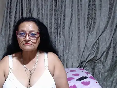 Snapshot of _BellaNocturna chatting on 05/06/26, 03:32 BellaNocturna online show from 05/06/26, 03:32