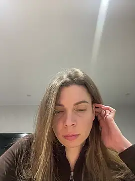 Snapshot of Luna2547 chatting on 03/02/26, 06:26 Luna2547 online show from 03/02/26, 06:26