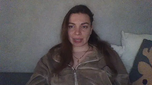 Luna2547 online show from 04/05/26, 05:52