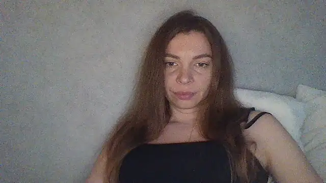 Luna2547 online show from 04/18/26, 04:31