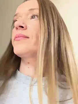 MONICANIX online show from 04/23/26, 12:29