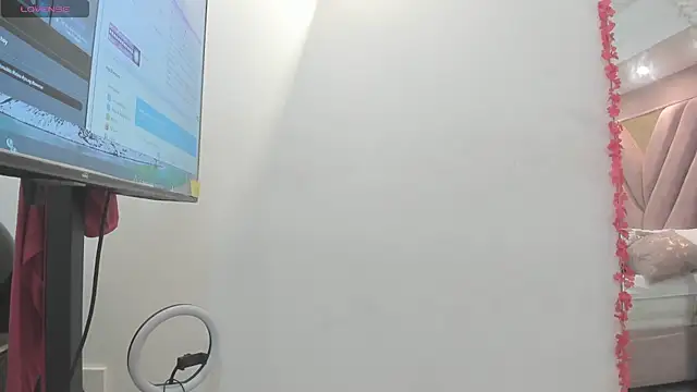 chloe larson online show from 06/18/26, 11:26
