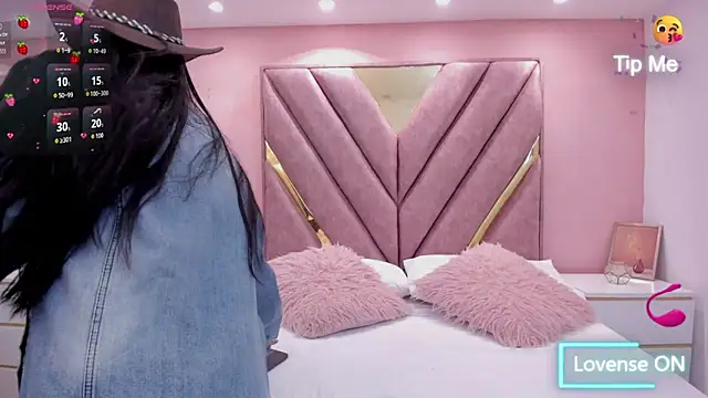 chloe larson online show from 04/10/26, 11:17