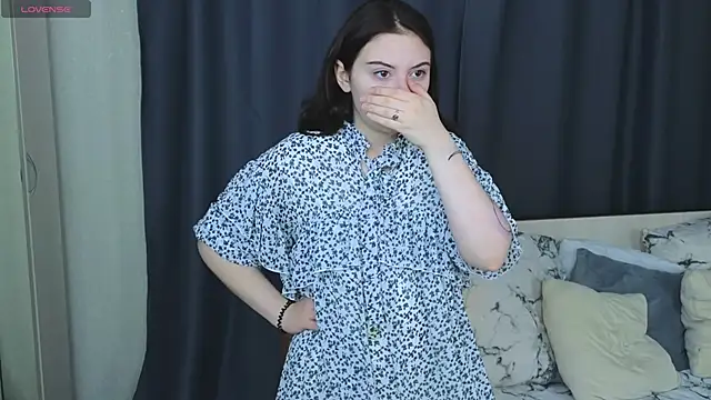 BreannaBuczak online show from 04/22/26, 02:07